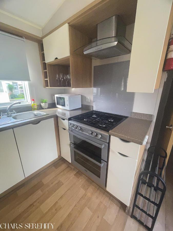 Lovely Holiday Home At Lyons Caravan Park! Prestatyn Exterior photo